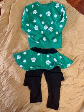Amazon Kids Green Shamrock Top and Black Skirted Leggings Set
